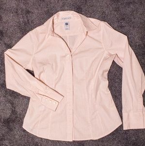 Button down 100% cotton GAP shirt.